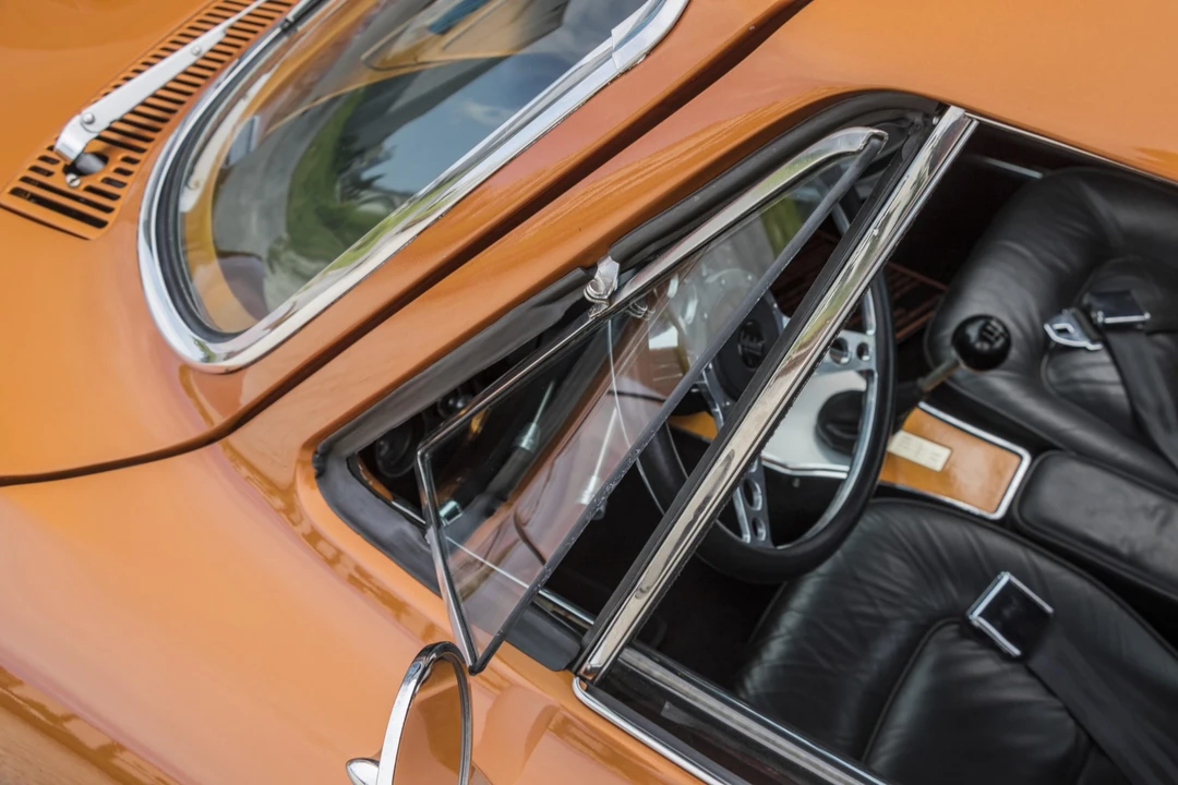 1965 Chevrolet Corvette C2 - Image 26 of 31