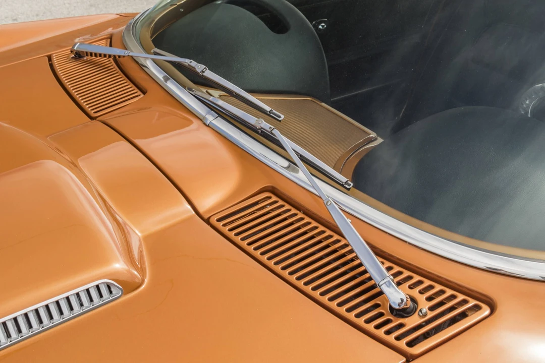 1965 Chevrolet Corvette C2 - Image 21 of 31