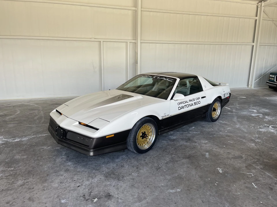 1983 Pontiac Firebird Trans Am 3rd Gen - Image 15 of 31