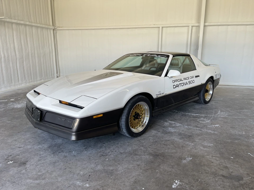 1983 Pontiac Firebird Trans Am 3rd Gen - Image 17 of 31