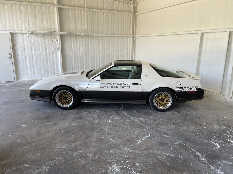 1983 Pontiac Firebird Trans Am 3rd Gen - Image 19 of 31