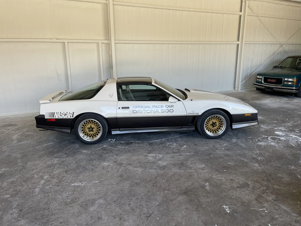 1983 Pontiac Firebird Trans Am 3rd Gen - Image 25 of 31