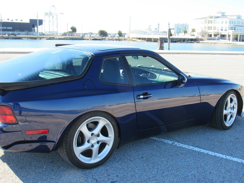 1987 Porsche 944 Turbo - Image 9 of 31