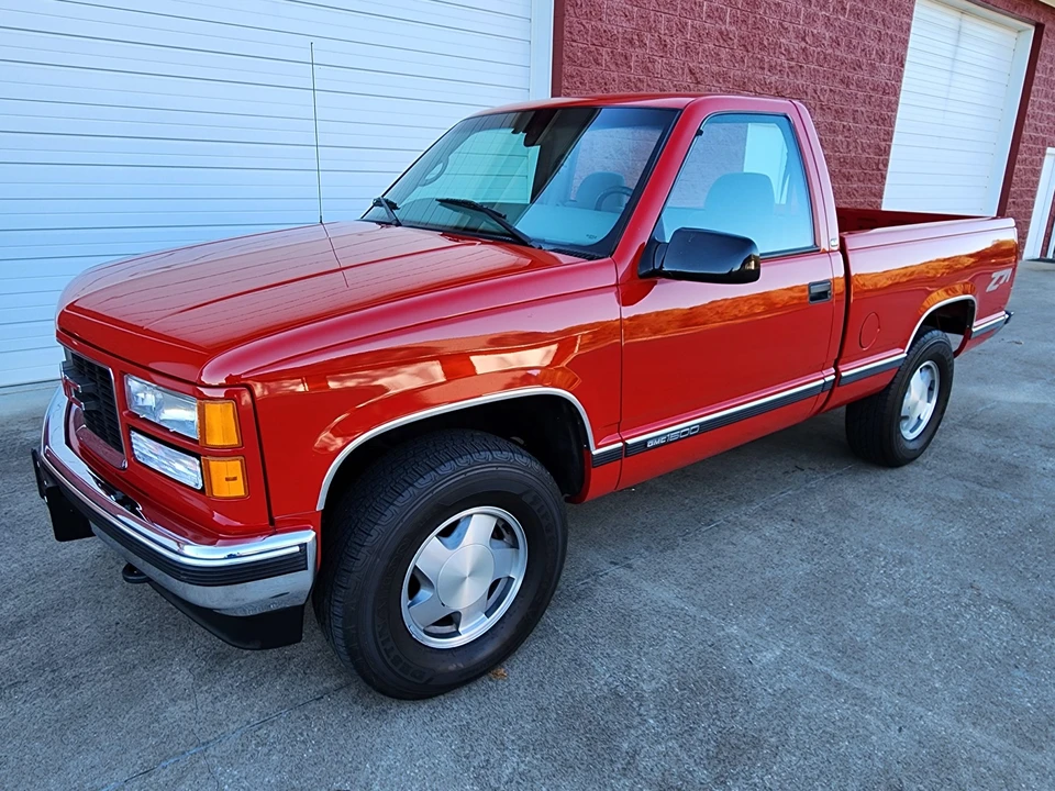1997 GMC Sierra 1st Gen - Image 2 of 31