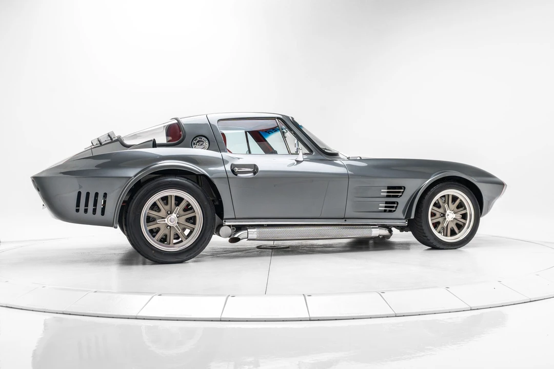 1963 Chevrolet Corvette C2 - Image 10 of 31