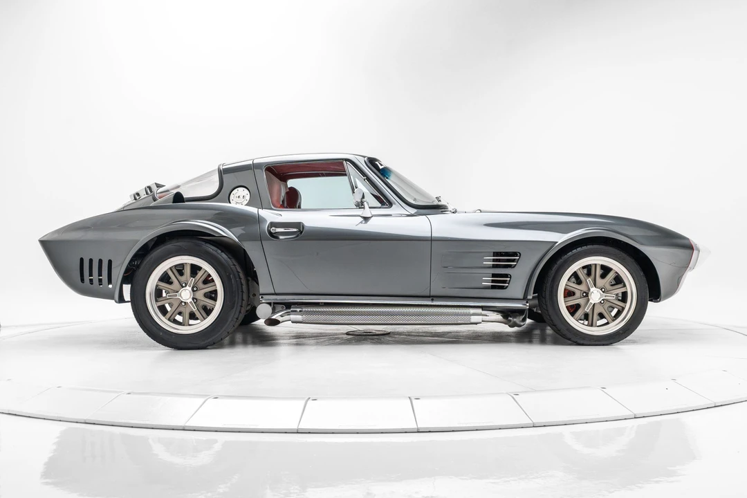 1963 Chevrolet Corvette C2 - Image 11 of 31