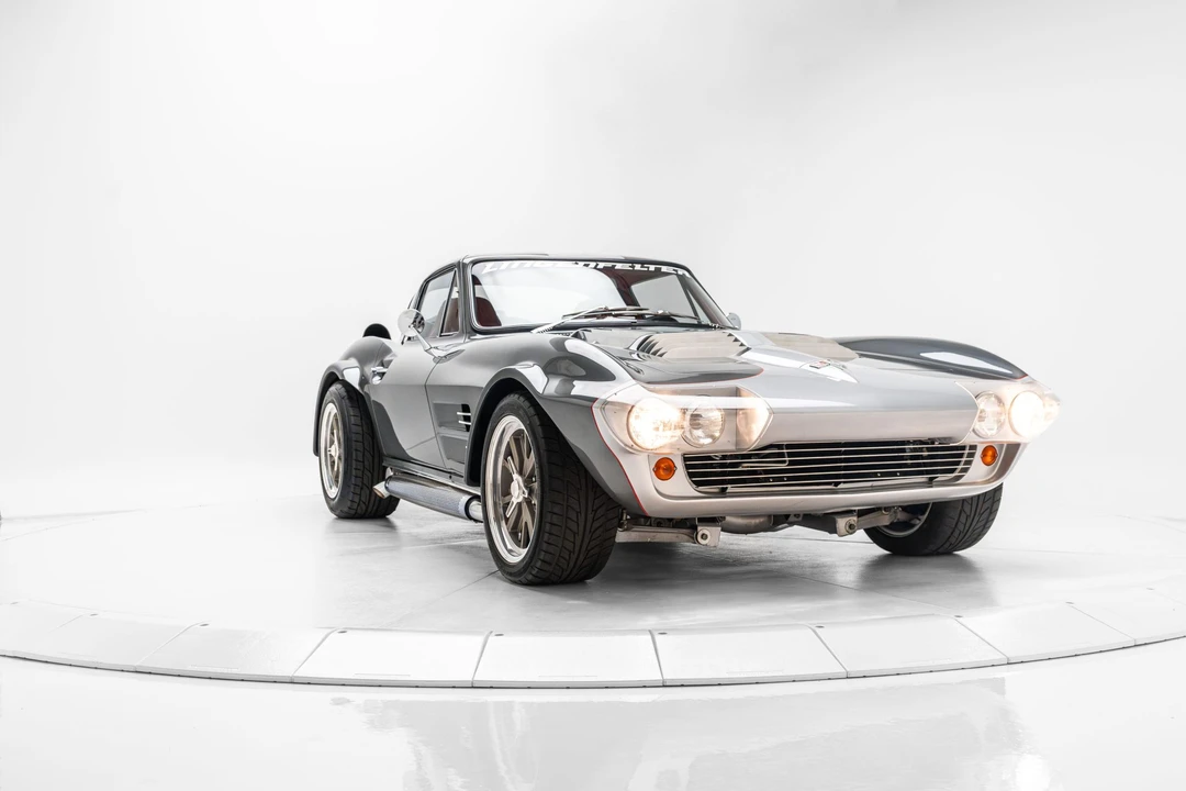 1963 Chevrolet Corvette C2 - Image 22 of 31