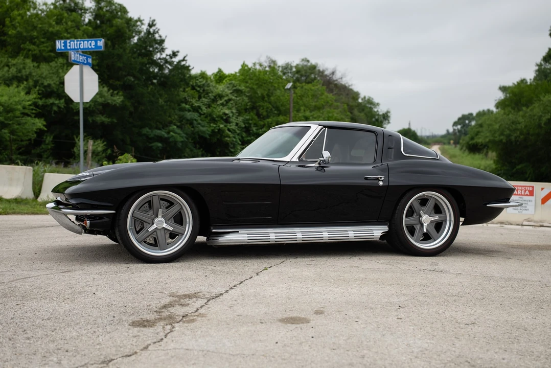 1963 Chevrolet Corvette C2 - Image 17 of 31