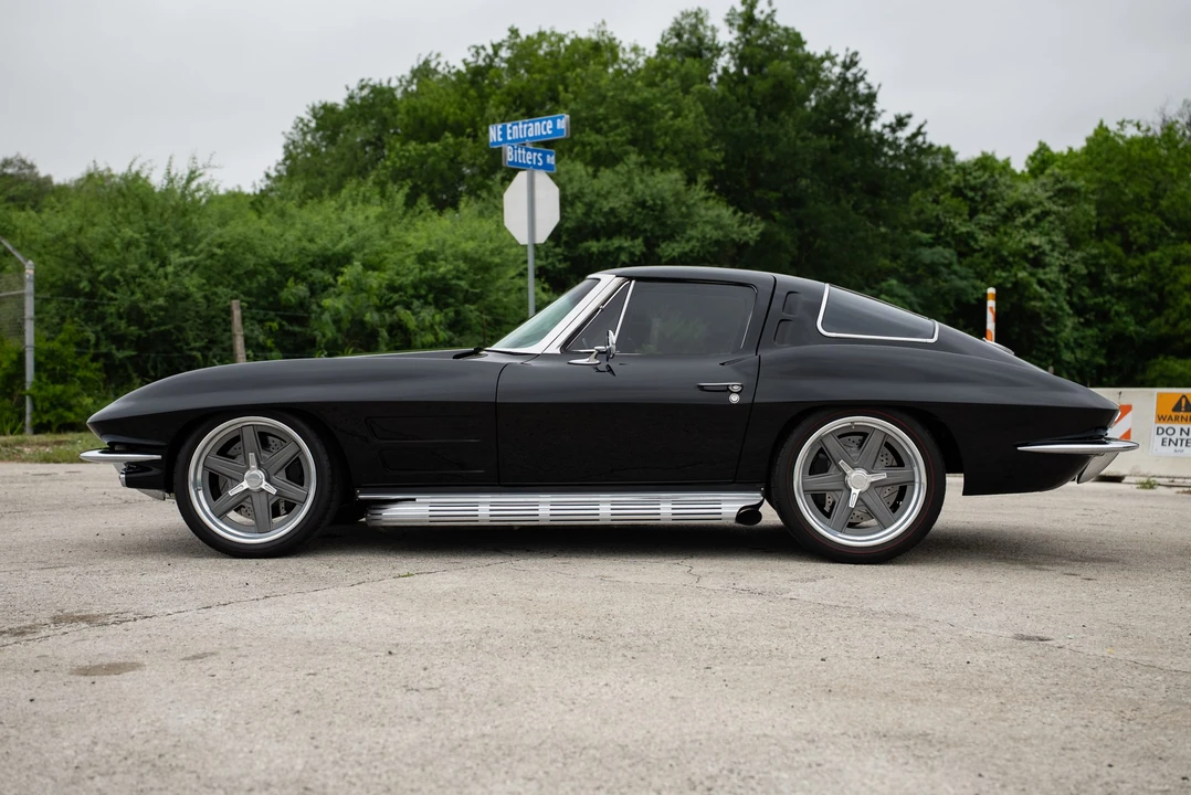 1963 Chevrolet Corvette C2 - Image 16 of 31