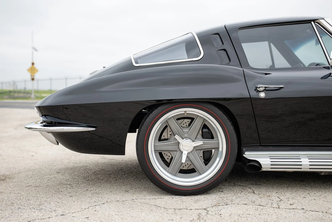 1963 Chevrolet Corvette C2 - Image 24 of 31