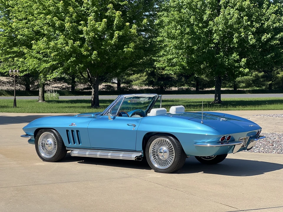 1965 Chevrolet Corvette C2 - Image 21 of 31