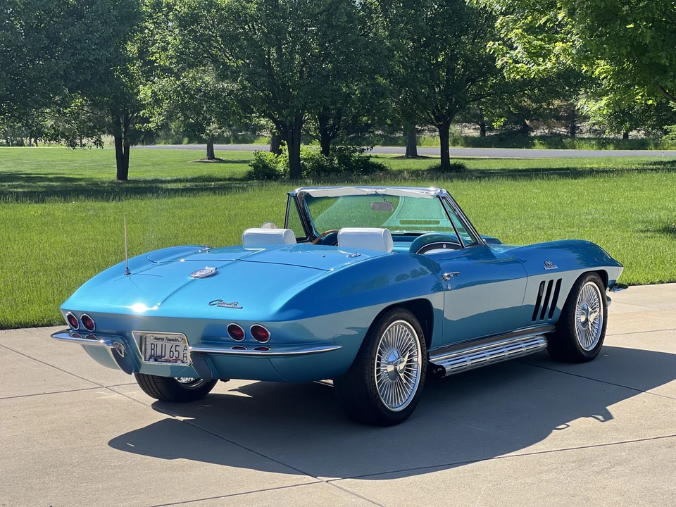 1965 Chevrolet Corvette C2 - Image 15 of 31
