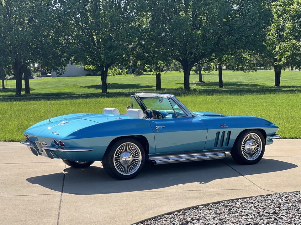 1965 Chevrolet Corvette C2 - Image 13 of 31
