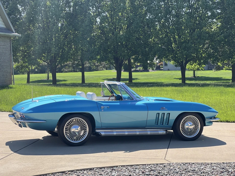 1965 Chevrolet Corvette C2 - Image 12 of 31