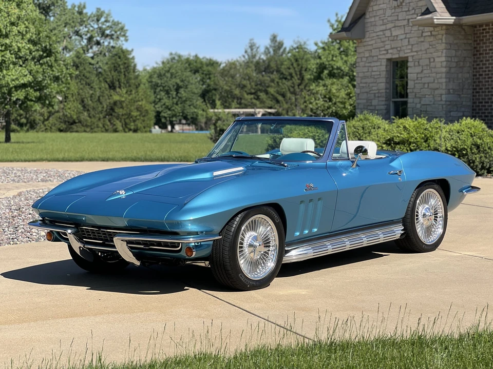 1965 Chevrolet Corvette C2 - Image 2 of 31