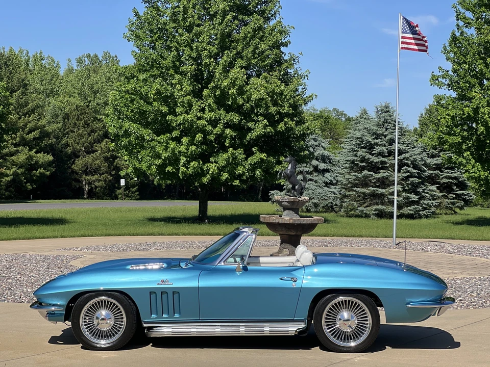 1965 Chevrolet Corvette C2 - Image 24 of 31