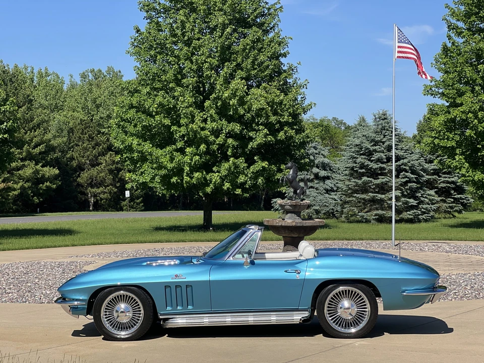 1965 Chevrolet Corvette C2 - Image 25 of 31