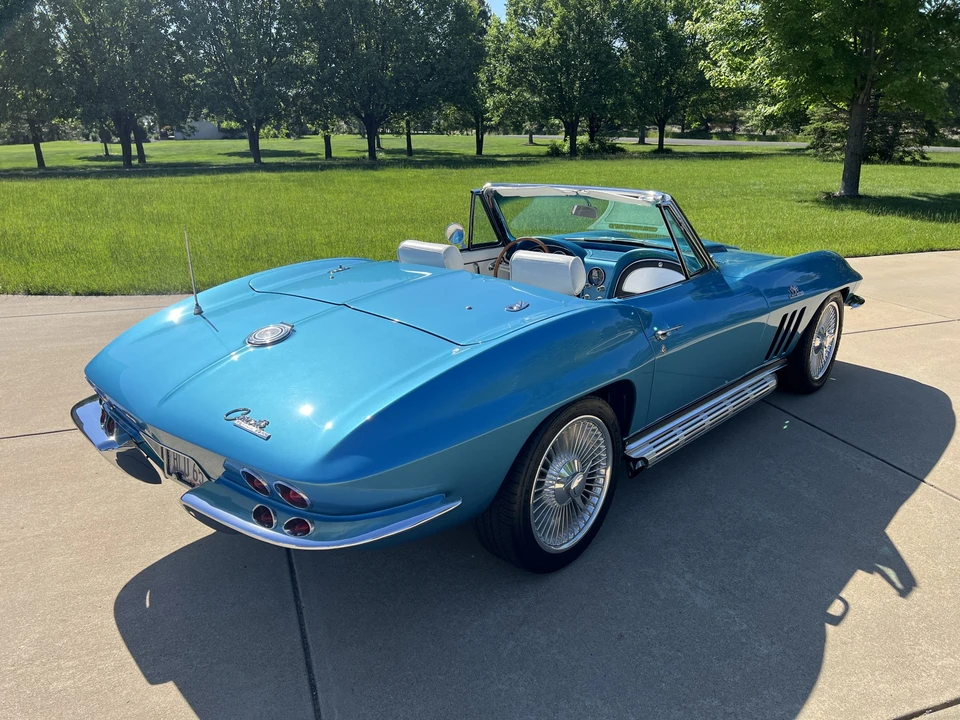 1965 Chevrolet Corvette C2 - Image 14 of 31
