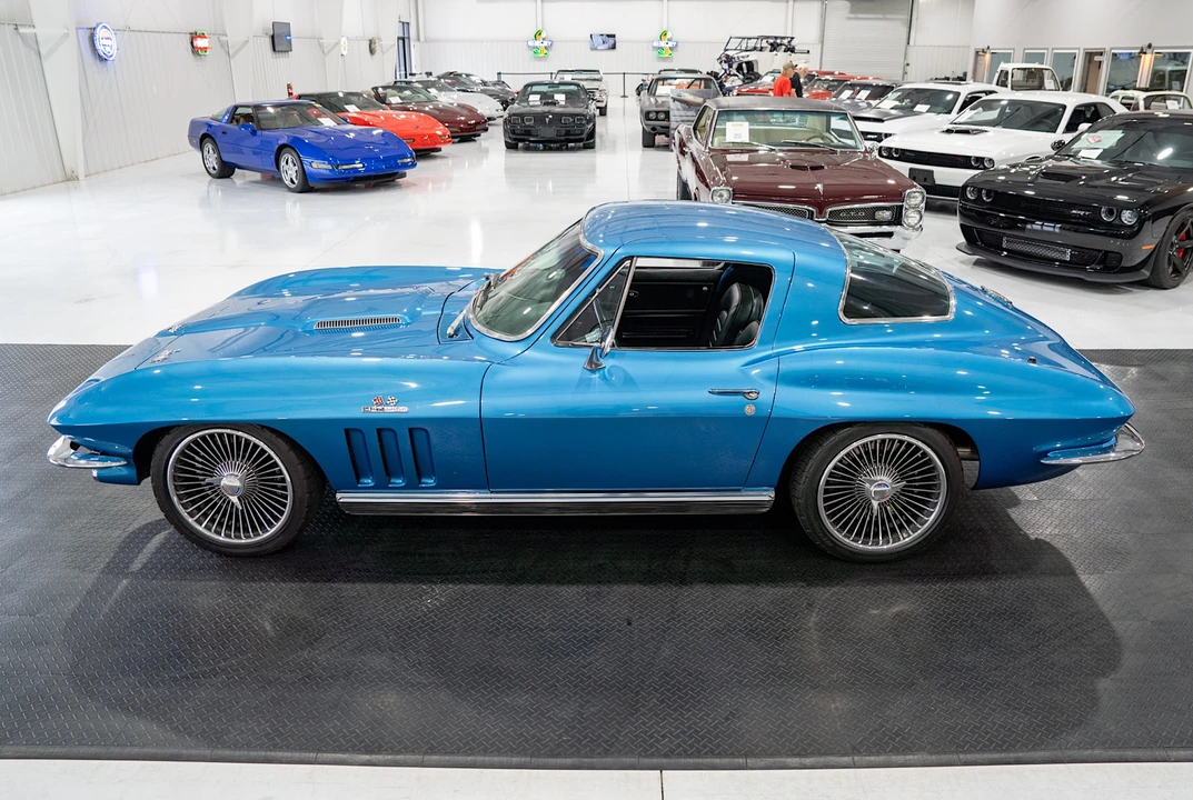 1966 Chevrolet Corvette C2 - Image 7 of 31