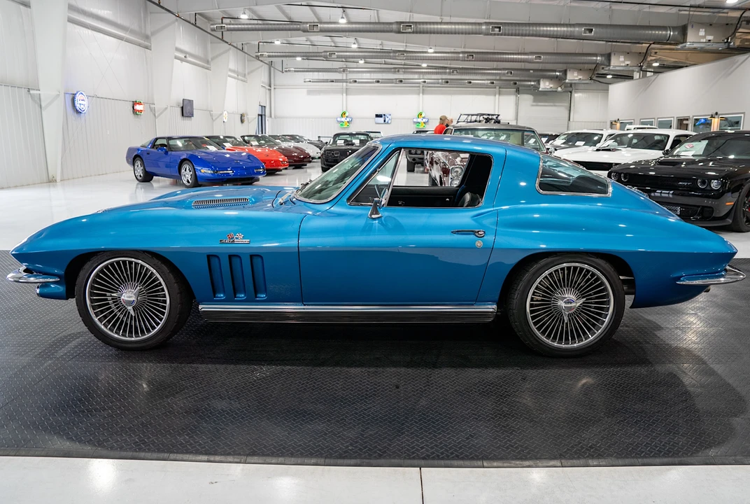 1966 Chevrolet Corvette C2 - Image 6 of 31