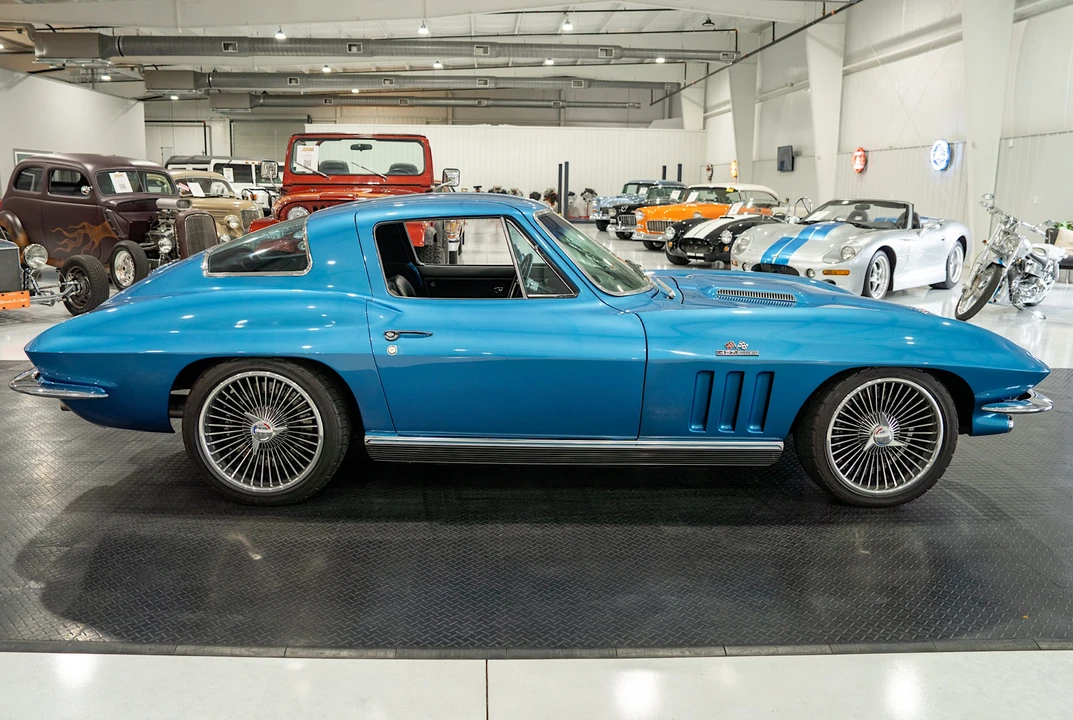 1966 Chevrolet Corvette C2 - Image 13 of 31