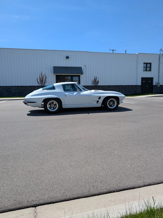 1966 Chevrolet Corvette C2 - Image 3 of 31