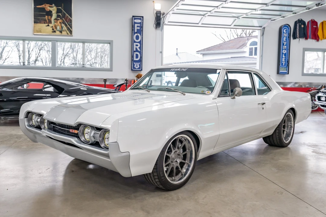 1967 Oldsmobile Cutlass Supreme - Image 10 of 31