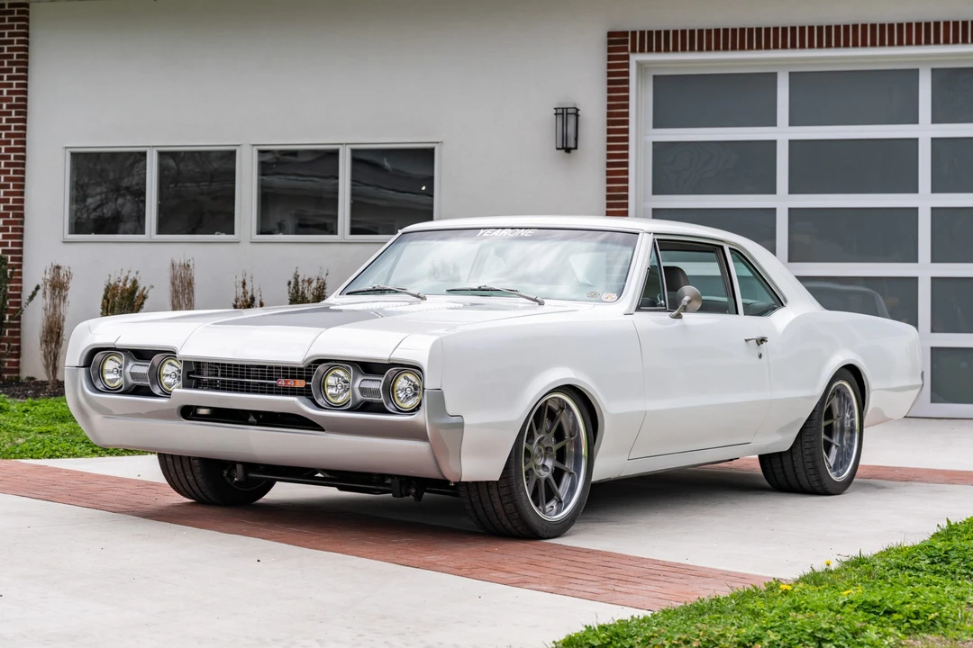 1967 Oldsmobile Cutlass Supreme - Image 2 of 31