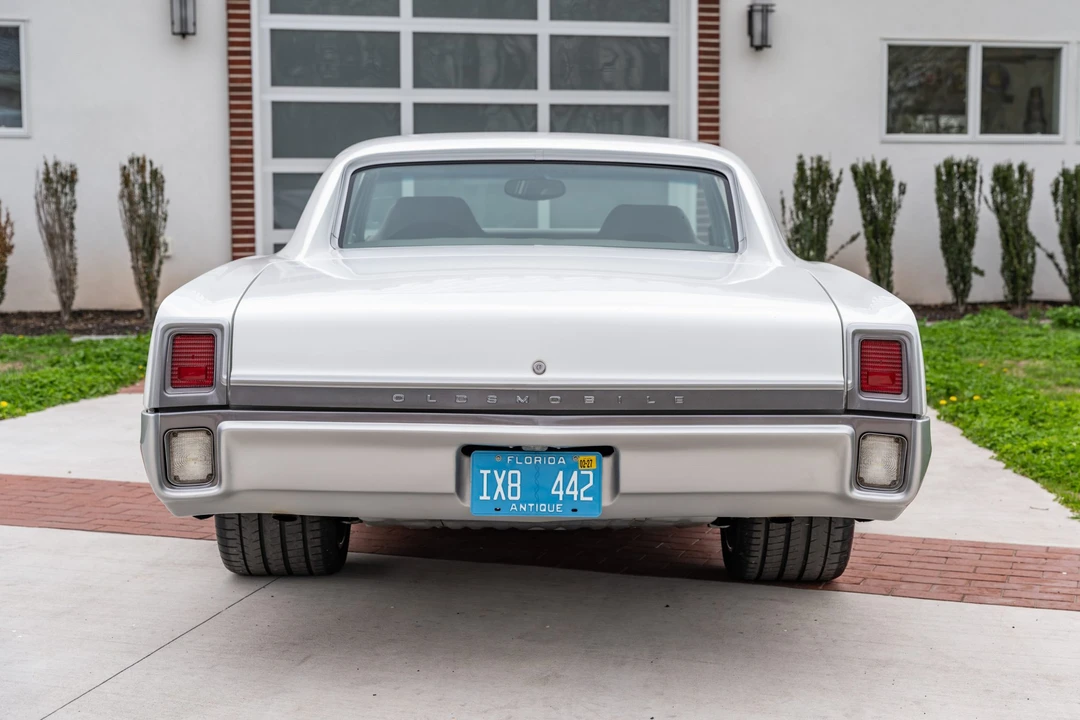 1967 Oldsmobile Cutlass Supreme - Image 6 of 31