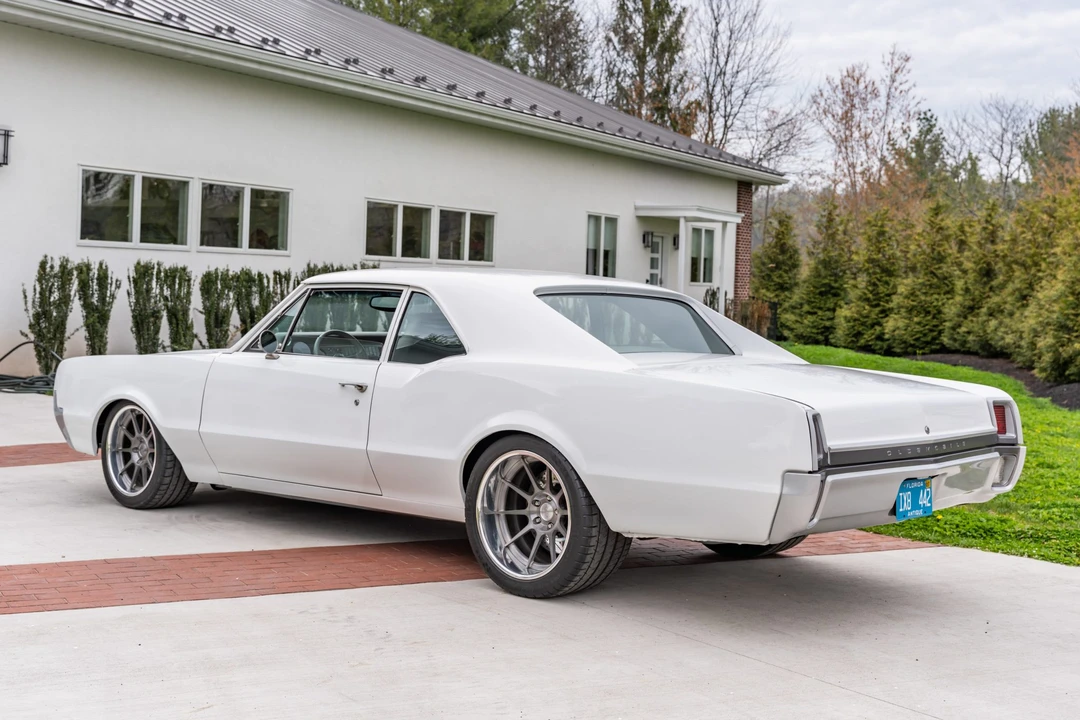 1967 Oldsmobile Cutlass Supreme - Image 8 of 31