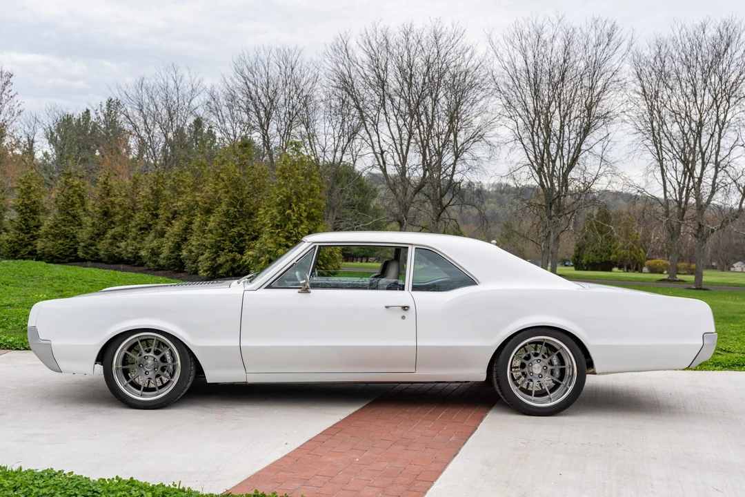 1967 Oldsmobile Cutlass Supreme - Image 9 of 31