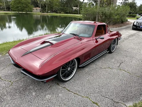 Chevrolet Corvette C2 - Image 2 of 31