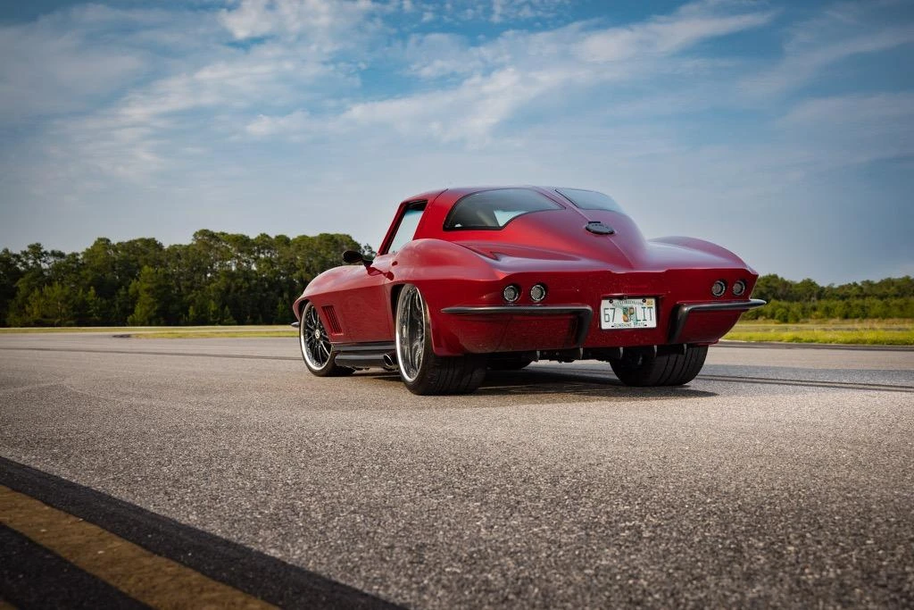 Chevrolet Corvette C2 - Image 11 of 31