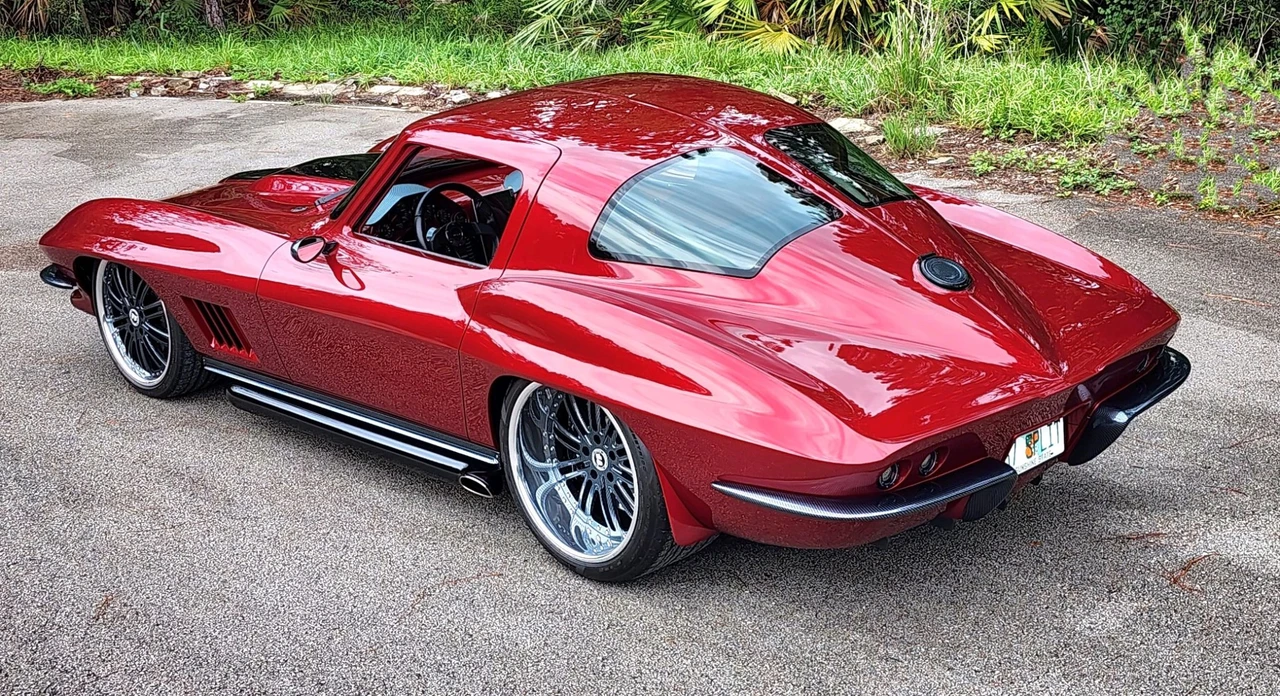 Chevrolet Corvette C2 - Image 10 of 31