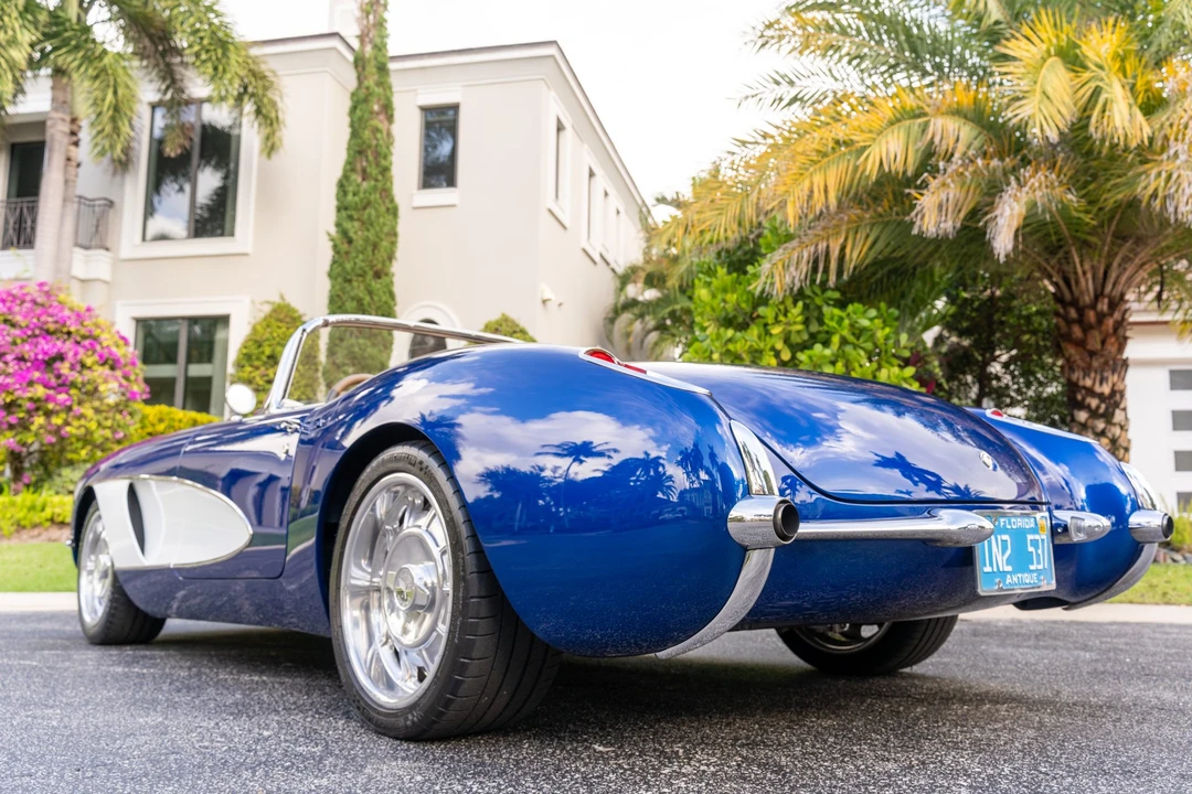 Chevrolet Corvette C1 - Image 19 of 31