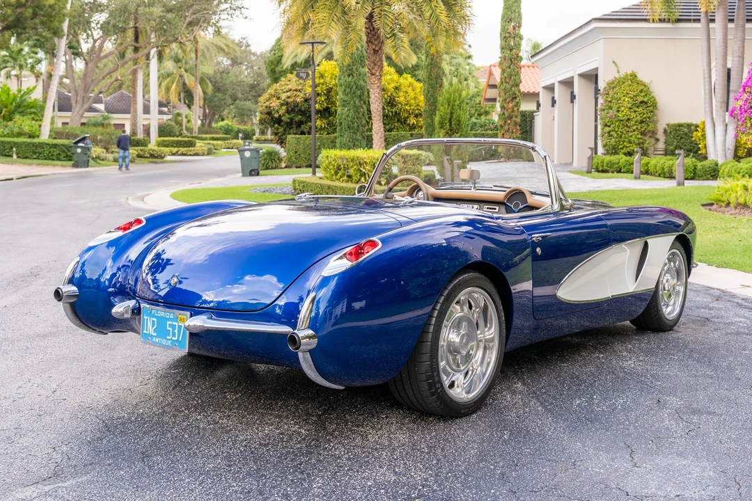 Chevrolet Corvette C1 - Image 13 of 31