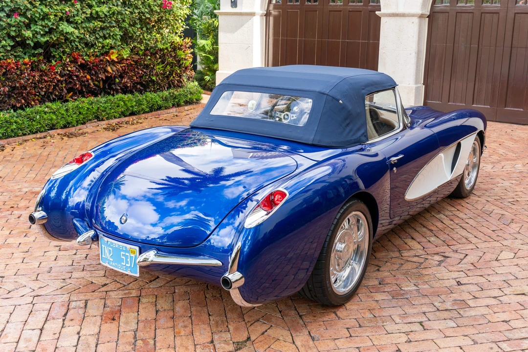 Chevrolet Corvette C1 - Image 27 of 31