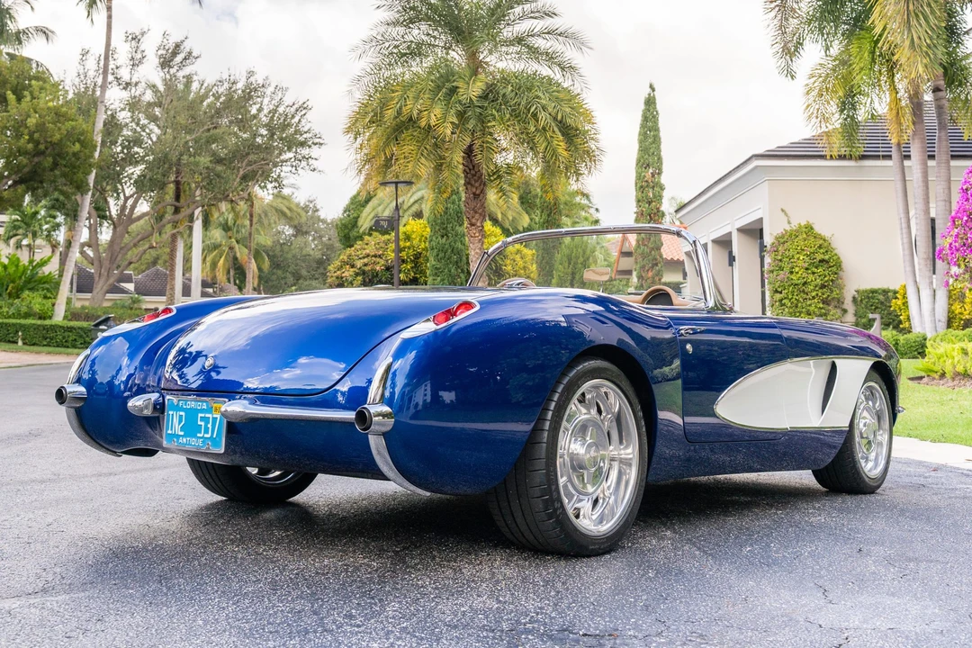 Chevrolet Corvette C1 - Image 14 of 31