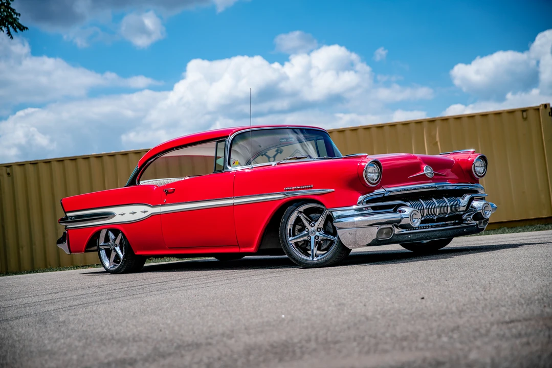 1957 Pontiac Chieftain - Image 20 of 31