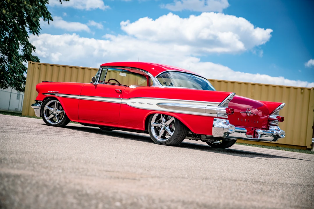 1957 Pontiac Chieftain - Image 22 of 31