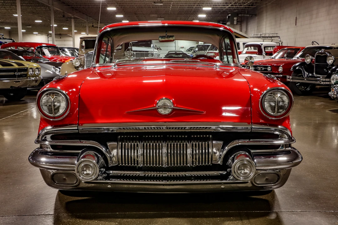1957 Pontiac Chieftain - Image 3 of 31