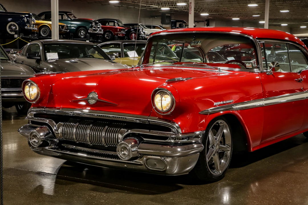 1957 Pontiac Chieftain - Image 24 of 31