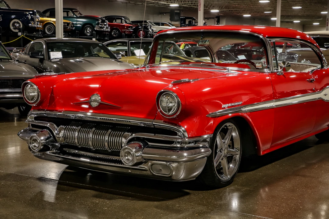 1957 Pontiac Chieftain - Image 25 of 31