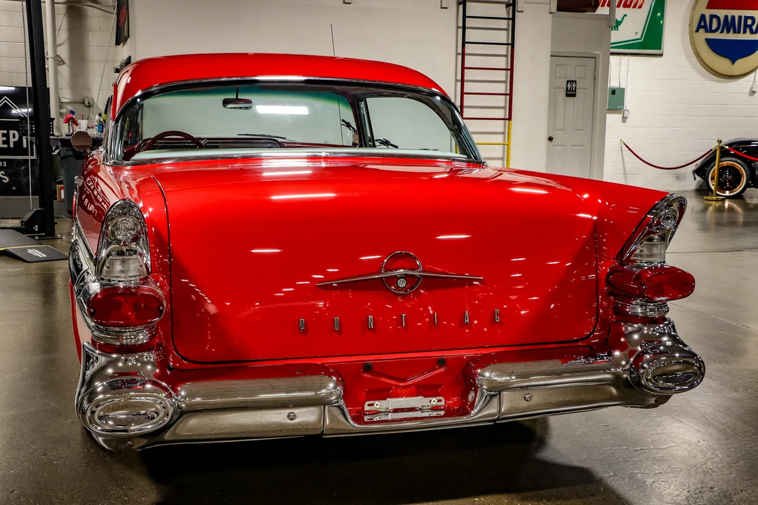 1957 Pontiac Chieftain - Image 11 of 31