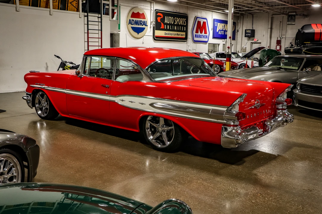 1957 Pontiac Chieftain - Image 9 of 31