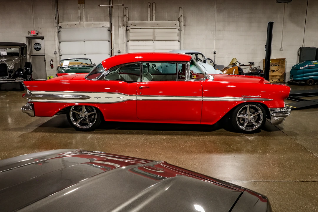 1957 Pontiac Chieftain - Image 16 of 31
