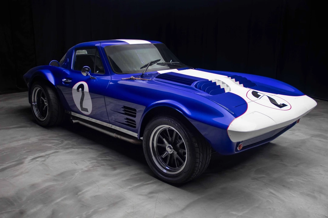 Chevrolet Corvette C2 - Image 15 of 31