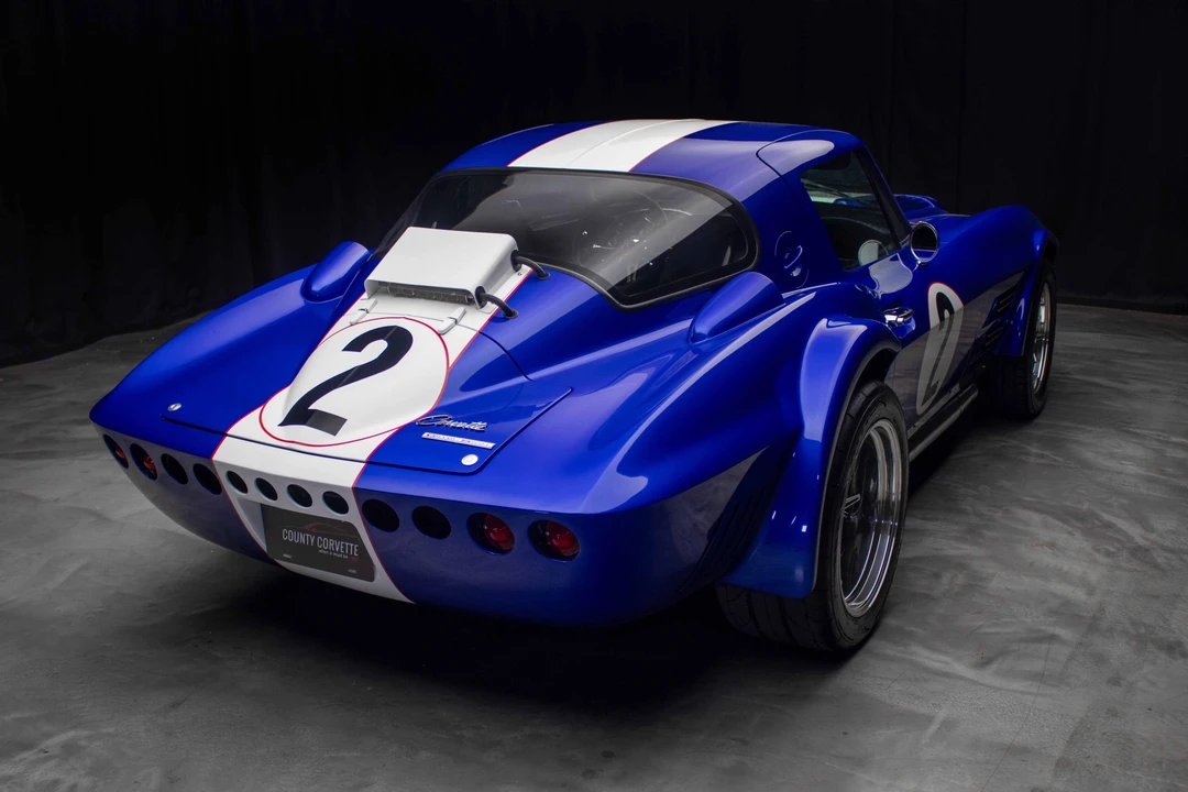 Chevrolet Corvette C2 - Image 14 of 31