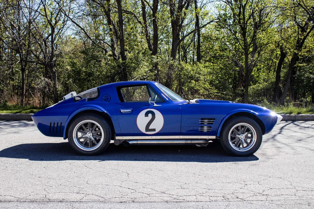 Chevrolet Corvette C2 - Image 6 of 31