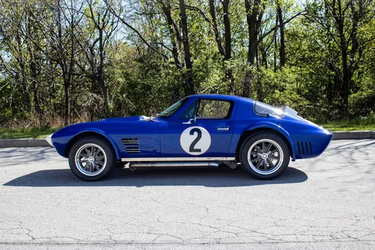Chevrolet Corvette C2 - Image 3 of 31